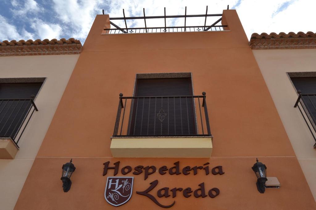 Hospederia Laredo Hotel La Carlota Exterior photo